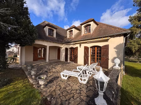 maison traditionnelle de 200m2 sur sous sol total