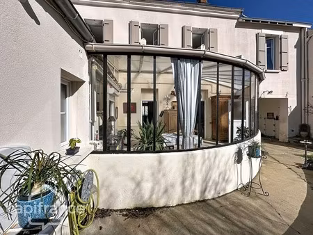 agreable maison de ville – charme de l’ancien – emplacement recherché