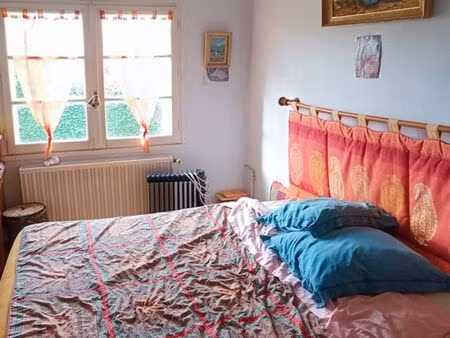 t4 lumineux avec balçon - à rafraichir