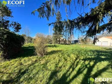 vente terrain à la chapelle-saint-laurent (79430) : à vendre / la chapelle-saint-laurent
