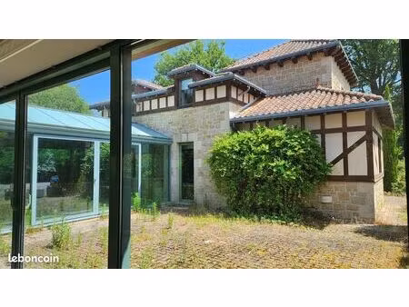 propriété 5 pièces 445 m²