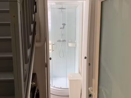 t2 à louer à brissac-quincé au coeur du village