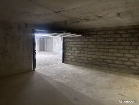 rare a louer grand box