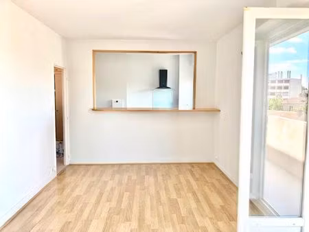 location appartement 2 pièces 46 m² à poitiers (86000)