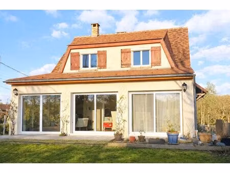 a proximité de breuillet ! espace  confort et luminosité pour ce pavillon individuel de 14