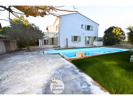 maison 9 pièces - 275 m²