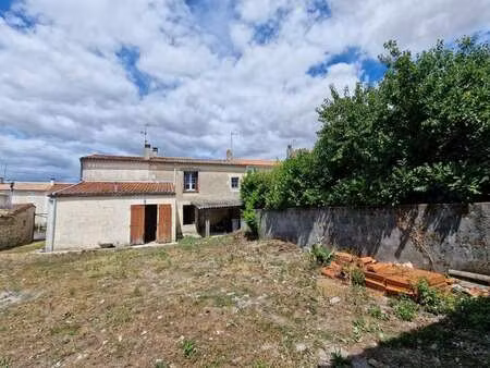 vente maison à surgères (17700) : à vendre / 130m² surgères