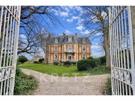 vente demeure d'exception bord de mer à luc-sur-mer (14530) : à vendre bord de mer / 400m²