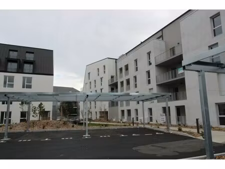 sainte luce sur loire bourg - parking extérieur
