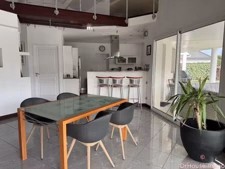 maison familiale de plain-pied avec piscine – environnement calme et recherché