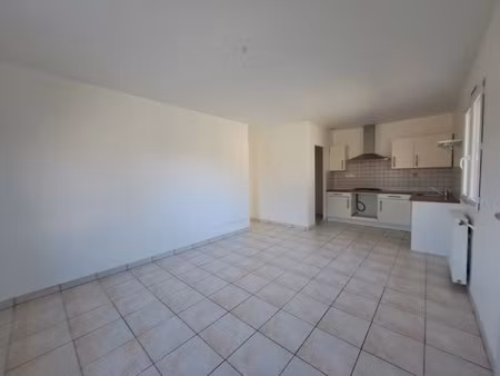 maison mitoyenne 2 pièces avec jardin – lavignolle de salles