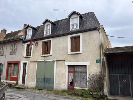 maison de bourg à rénover avec anciens chais