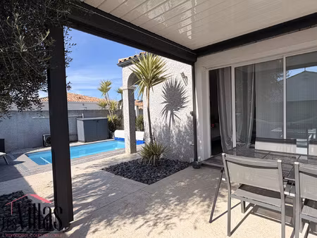 villa plain pied  piscine chauffée et pergola bioclimatique 