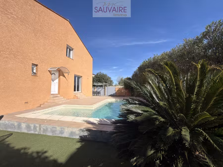 villa 3 faces avec piscine et garage