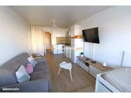 studio 1 pièce 27 m²