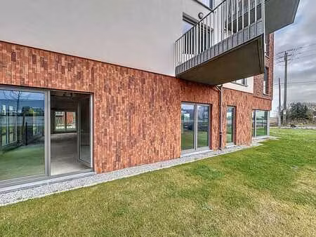 superficie commerciale de 222 m² avec terrasse