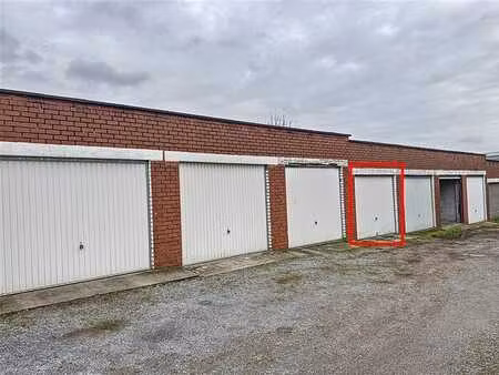 garage dans une impasse calme