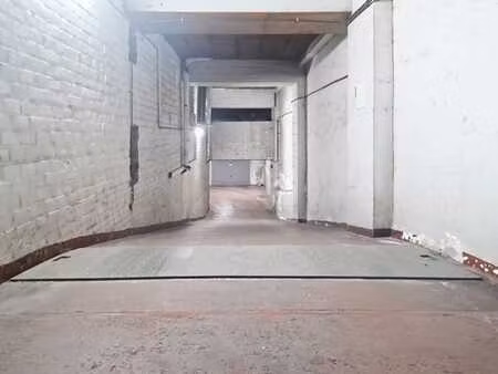 garage avec 2 places de stationnement