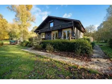 chalet en zone d'habitat+ grand terrain!