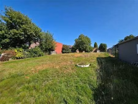 superbe terrain de +/- 10 ares 30 ca orienté sud