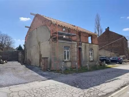 terrain avec gros oeuvre situé au calme à arsimont