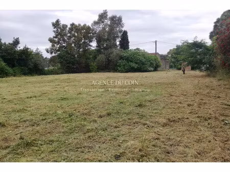 vente terrain 1212 m² à le muy (83490)  298 000 €