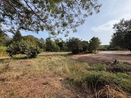 vente terrain 1100 m² à saint-raphael (83700)  490 000 €