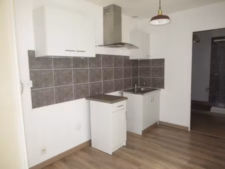 location appartement 2 pièces 27 m² à la ferté-macé (61600)  305 €