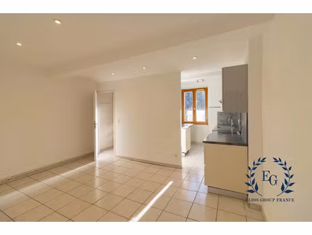location appartement 3 pièces 54.24 m² à barjols (83670)  650 €