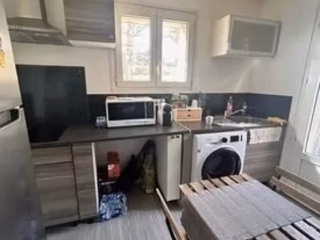 location appartement 1 pièce 18 m² à aubagne (13400)  650 €