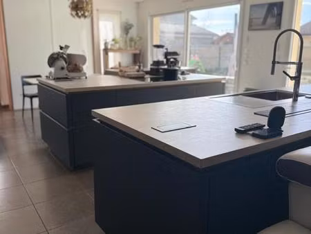 maison récente 4 chambres