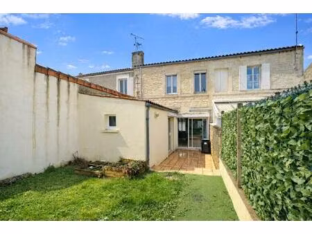 maison de ville à proximité des commodités