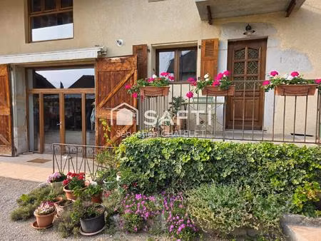 maison de village 200m2 et grand jardin