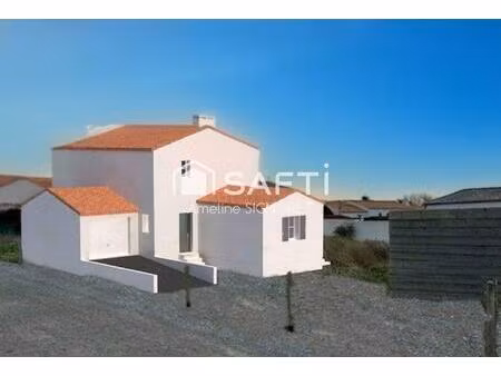 terrain au fond d'une impasse résidentielle calme