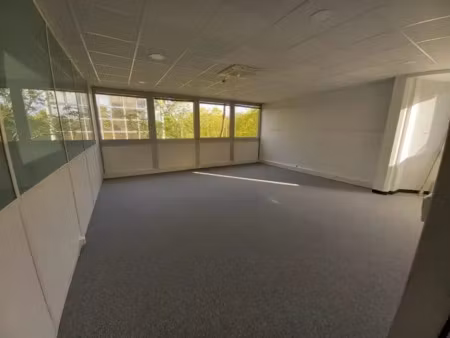 à louer : bureaux de 426 m² au 1er étage de burolines i