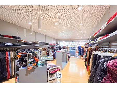 centre ville  coeur de beaujeu : fonds de commerce plus appa