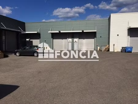 location - local d'activité - 280 m² - 22 968 €/an hc ht -