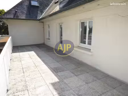 pipriac  appartement t4  73m²  locataire en place
