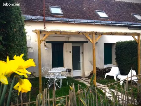 t2 avec jardin à bléré