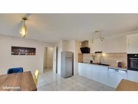 eybens t2 meublé 49 m2 avec terrasse et garage