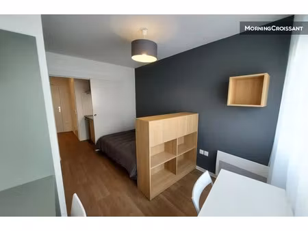 location meublée appartement 1 pièce 19 m² à clamart (92140)  869 €