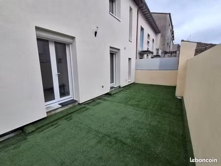 t3 63 m² avec terrasse et balcon