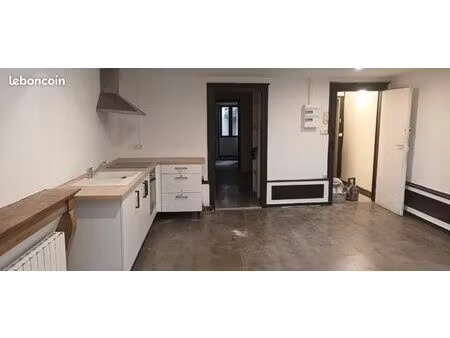 t2/ t3 calme et spacieux 50 m2 proche nodier