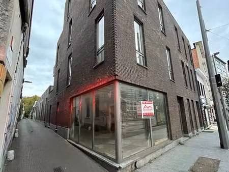 “ruim casco handelspand van 437 m² op toplocatie aan coge...