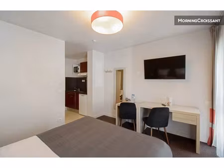 location meublée appartement 1 pièce 18 m² à villejuif (94800)  1 980 €