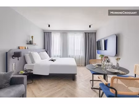 location meublée appartement 1 pièce 21 m² à roissy-en-france (95700)  2 700 €