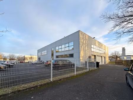 location locaux professionnels 219 m² à olivet (45160)  2 550 €