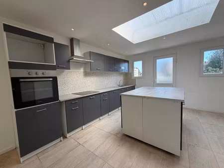 location maison 4 pièces 94 m² à anzin (59410)  850 €