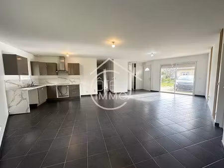 location maison 4 pièces 87.7 m² à port-sainte-foy-et-ponchapt (33220)  950 €