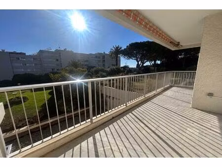 golfe juan centre au calme 3 pièces 80m² parking et cave